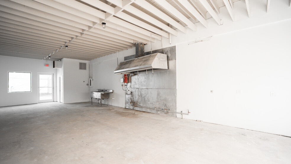 6001 NW 7th Ave, Miami, FL for lease - Interior Photo - Image 2 of 7