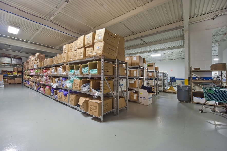 10 Fadem Rd, Springfield, NJ for lease - Interior Photo - Image 3 of 35