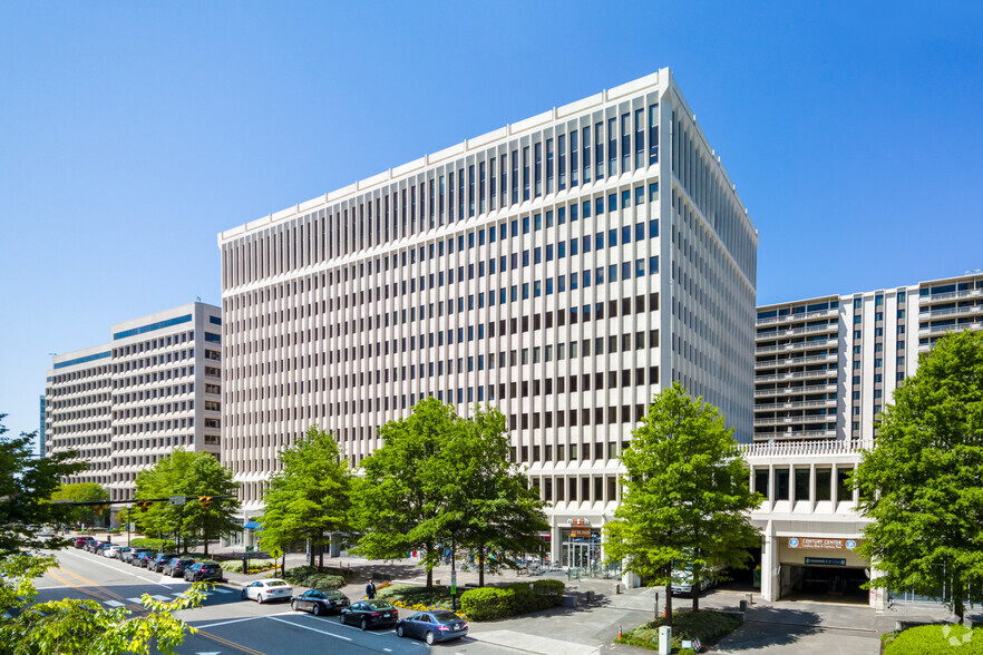 2450 Crystal Dr, Arlington, VA for lease - Building Photo - Image 1 of 2