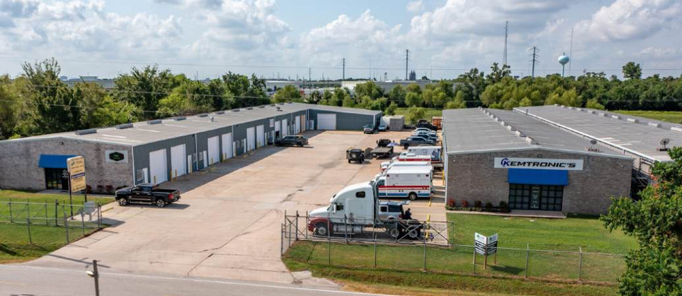 Industrial in Houston, TX for sale - Building Photo - Image 1 of 1