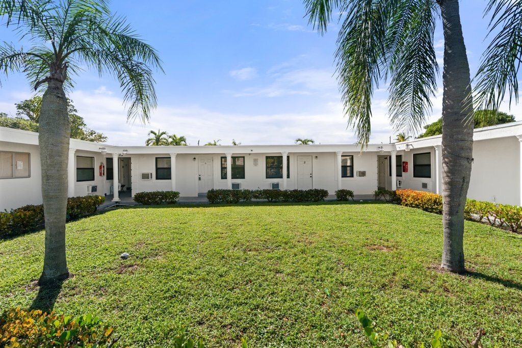 320 NE 13th Ave, Boynton Beach, FL for sale Building Photo- Image 1 of 18