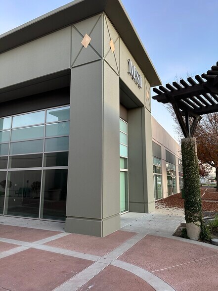 9040 Brentwood Blvd, Brentwood, CA for lease - Building Photo - Image 2 of 7