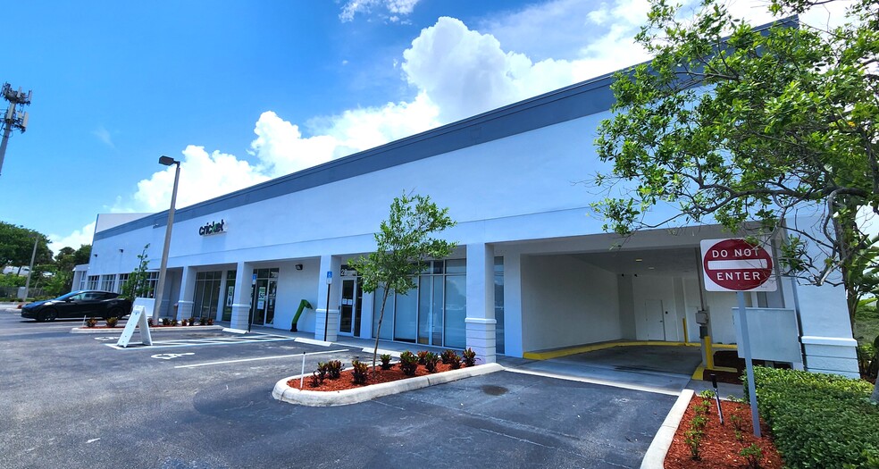 503-523 Ridge Rd, Lantana, FL for lease - Building Photo - Image 3 of 8