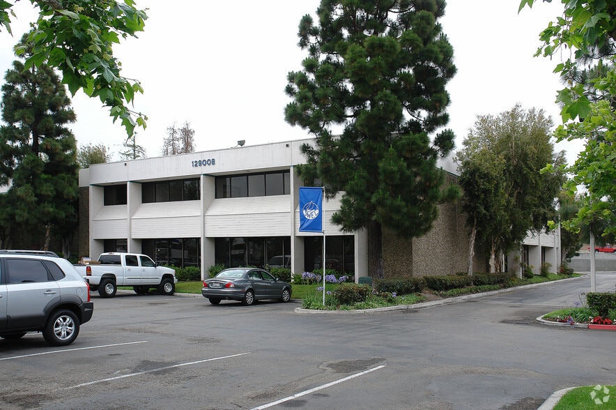 12900 Garden Grove Blvd, Garden Grove, CA for lease - Building Photo - Image 1 of 4