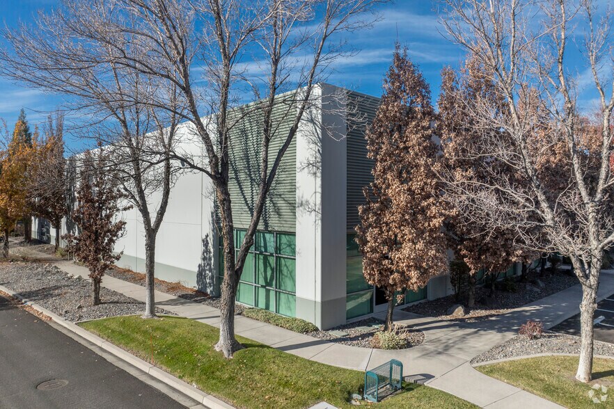 7525 Colbert Dr, Reno, NV for lease - Primary Photo - Image 1 of 6