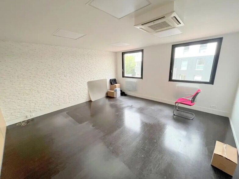 Office in Chatou for lease - Building Photo - Image 3 of 11