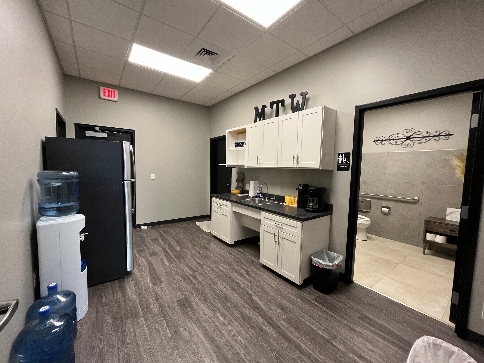 3950 N Ridge Rd, Wichita, KS for sale Interior Photo- Image 1 of 1