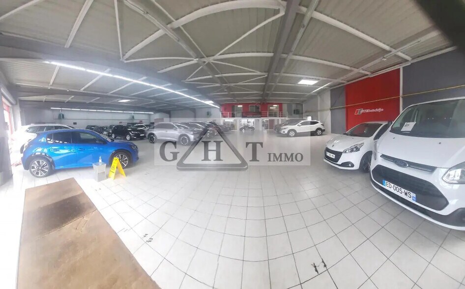 Office in Pringy for lease - Building Photo - Image 3 of 8