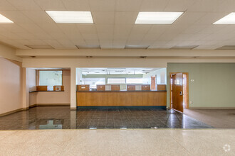 2420-2440 Southwest Blvd, Tulsa, OK for lease Interior Photo- Image 2 of 6