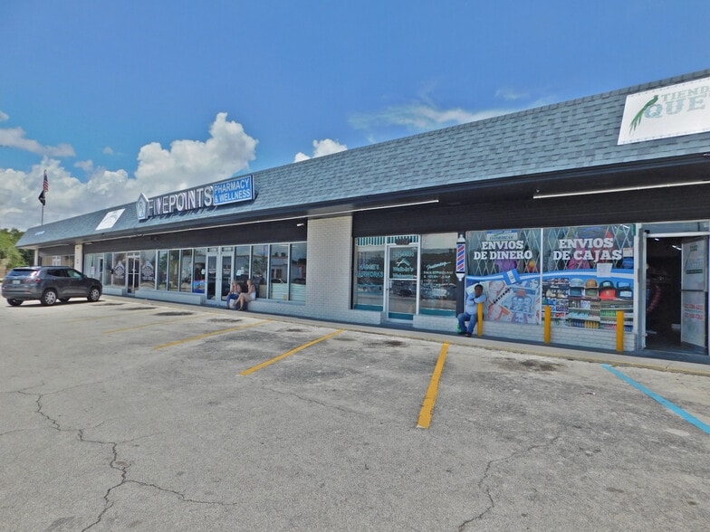 1102-1114 Lake Dr, Cocoa, FL for lease - Building Photo - Image 1 of 3