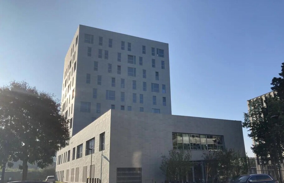 Office in Nantes for lease - Building Photo - Image 2 of 11