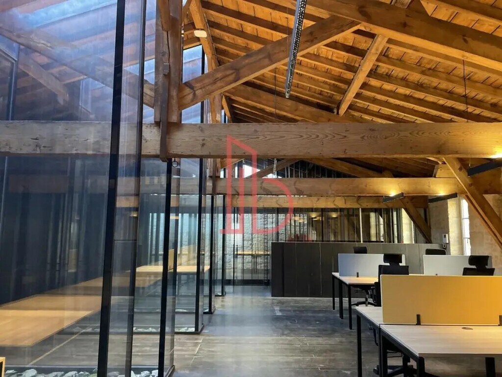 Location Bureaux 630 m² - Photo 1