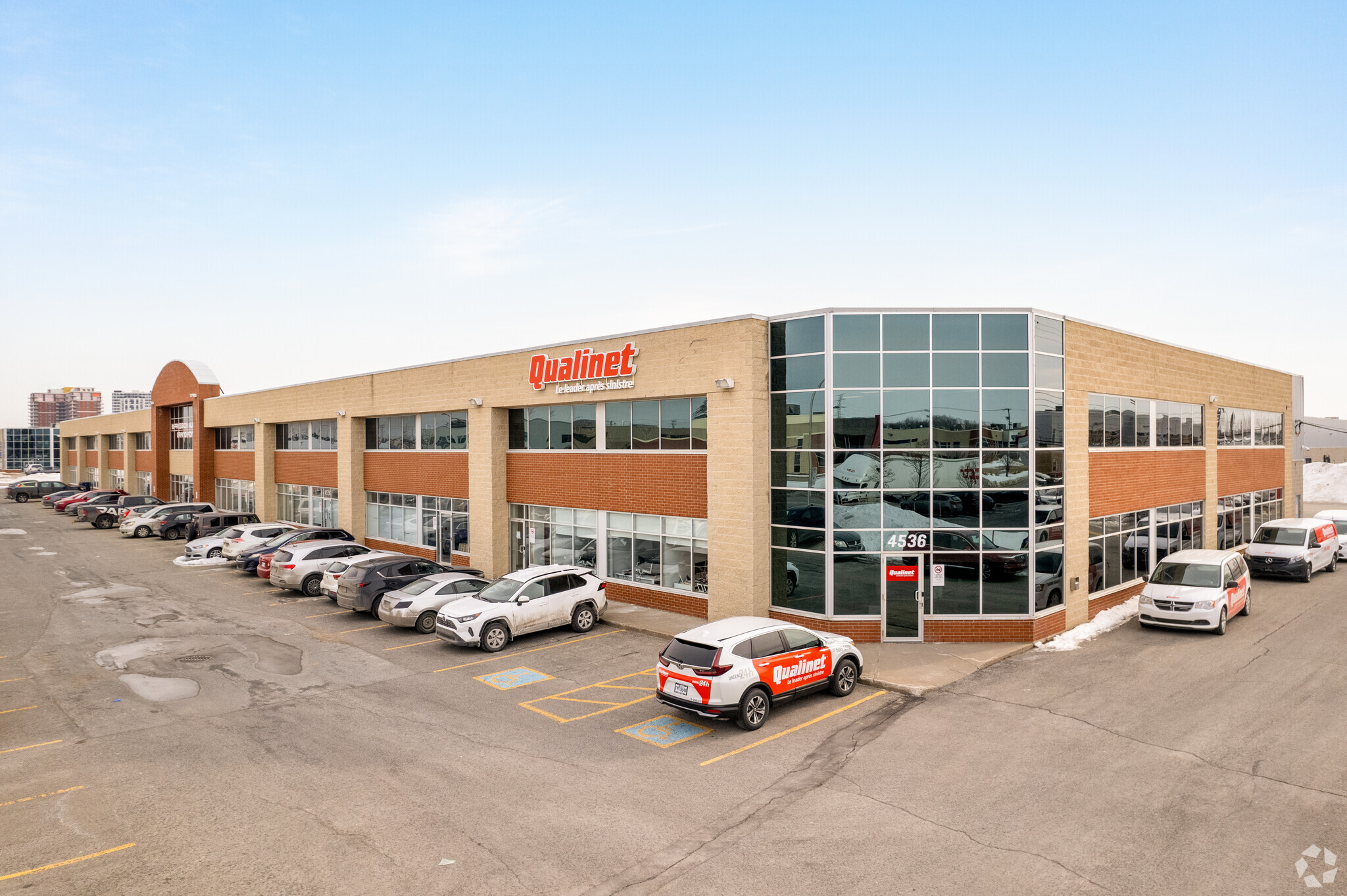 4500-4536 Rue Louis-B.-Mayer, Laval, QC for lease Primary Photo- Image 1 of 5