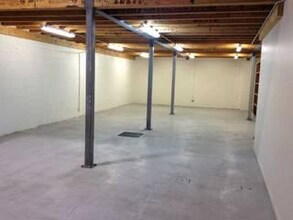 21 Carlo Drive, Cannonvale for lease Interior Photo- Image 2 of 7