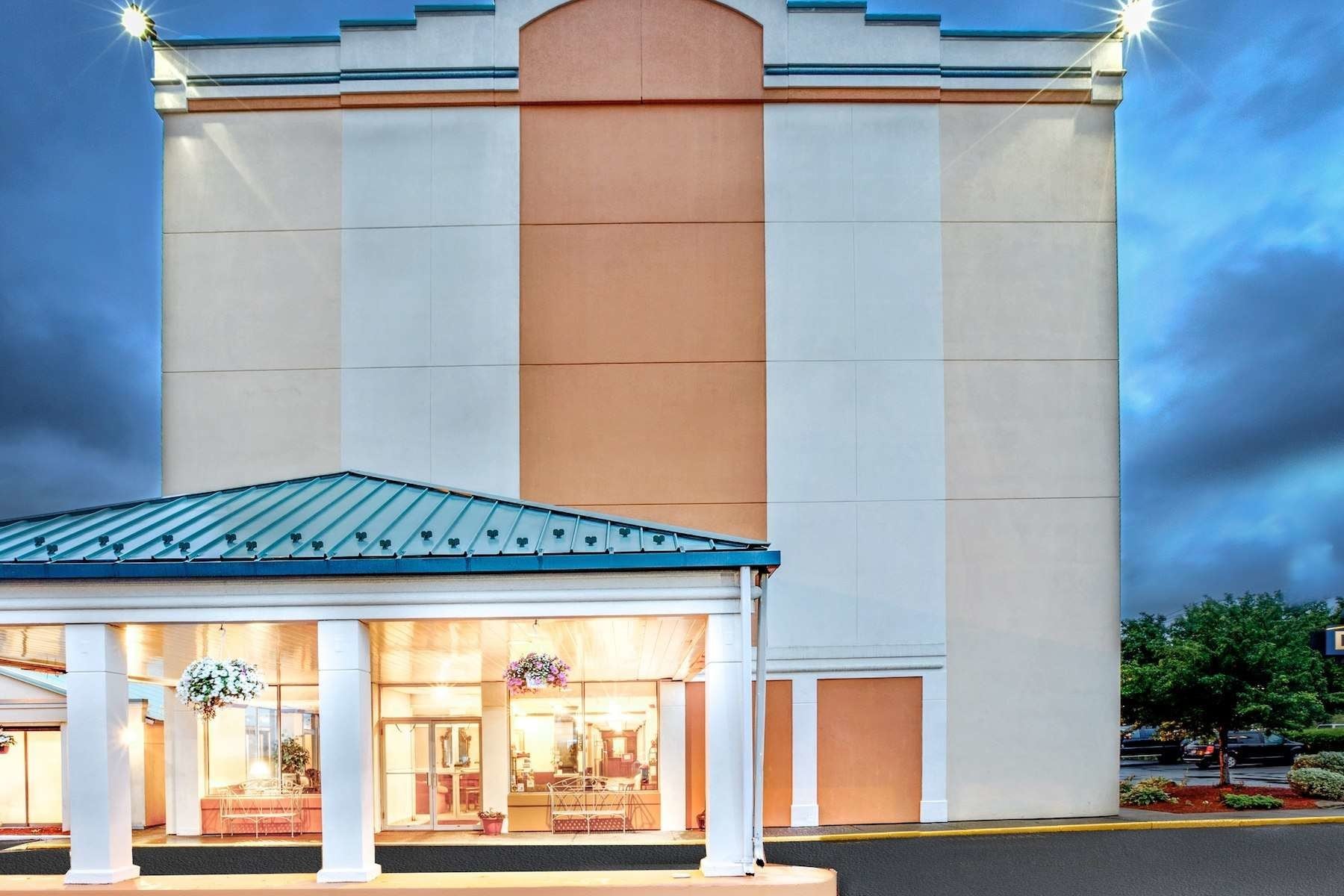 330 W Morris St, Bath, NY for sale Building Photo- Image 1 of 1