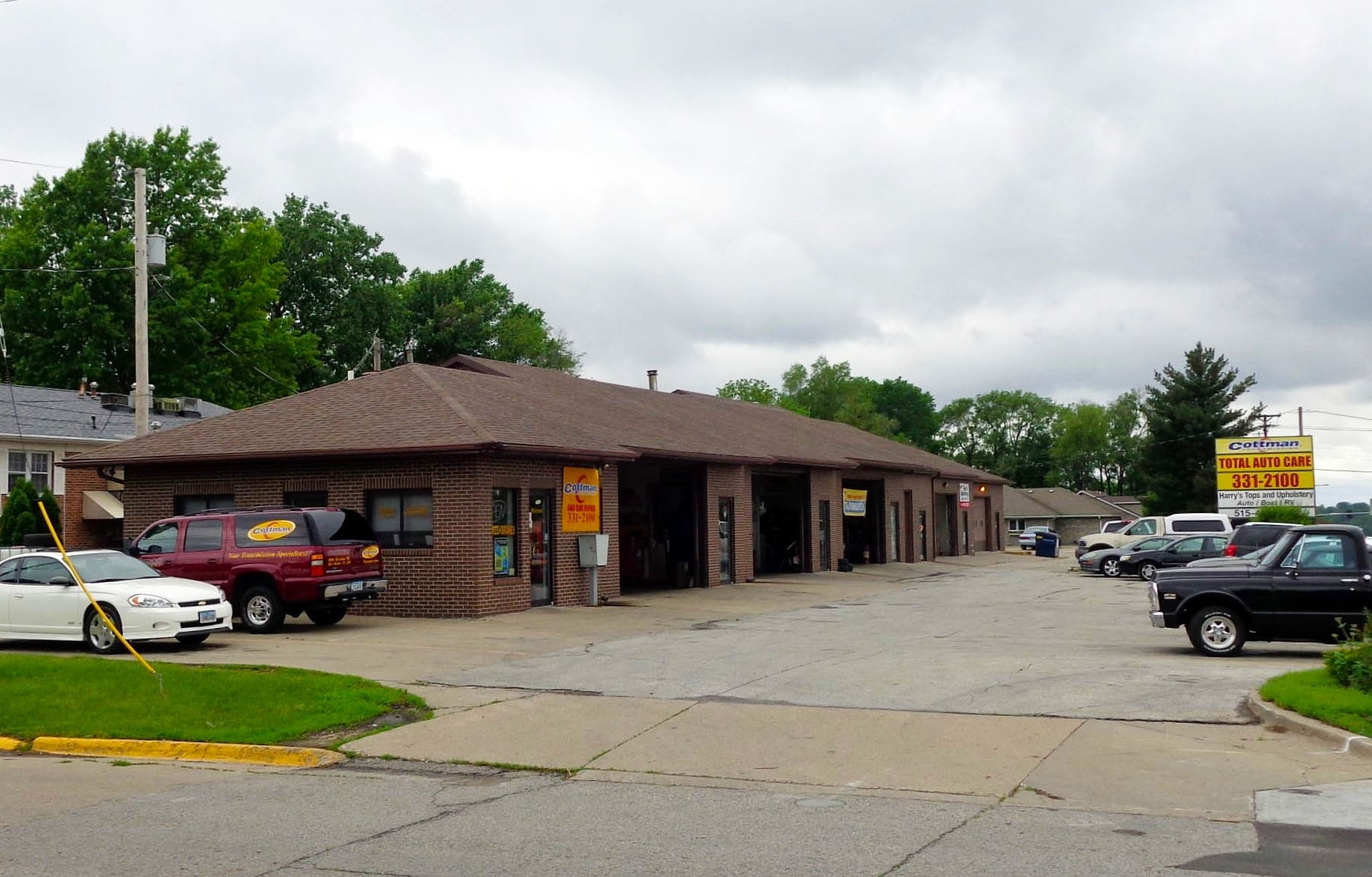 6800-6900 Hickman Rd, Windsor Heights, IA for sale Building Photo- Image 1 of 1