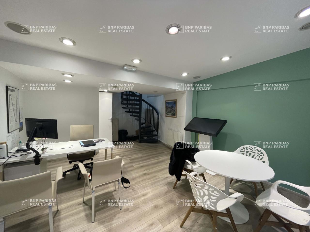 3 Rue Rollon, Rouen for lease Interior Photo- Image 1 of 9