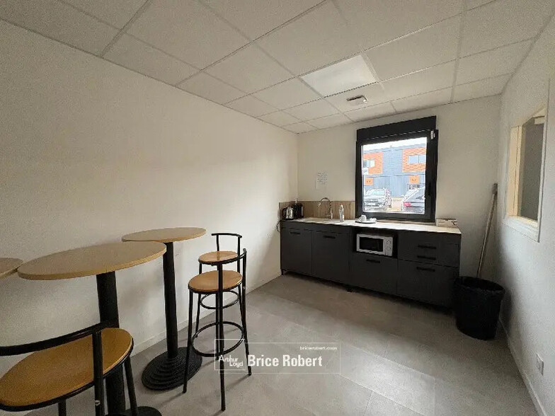 Flex in Vaulx-Milieu for sale - Interior Photo - Image 2 of 6