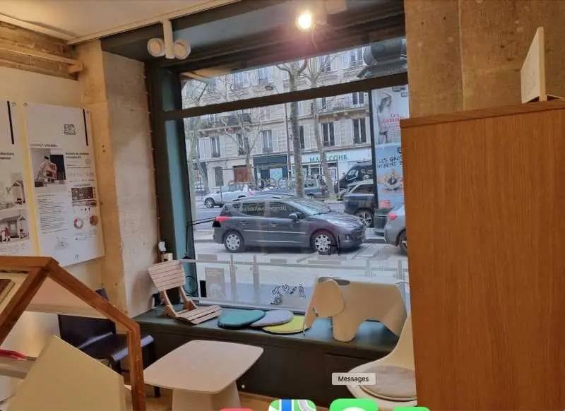 Retail in Paris for lease - Interior Photo - Image 2 of 9