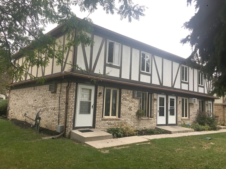 2336 Rockspring Rd, Toledo, OH for sale - Building Photo - Image 1 of 1