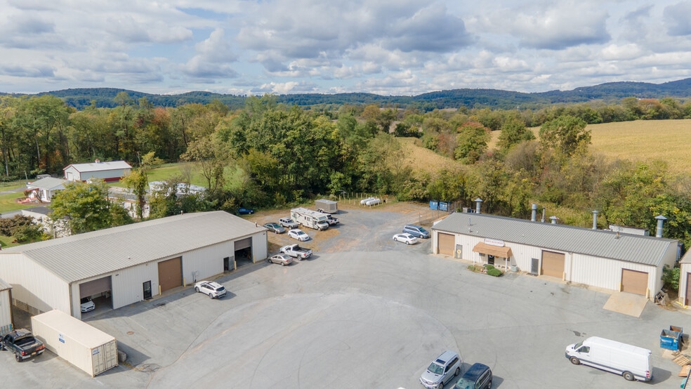 Enterprise Ct Auto Repair & Auto Body portfolio of 2 properties for sale on LoopNet.com - Building Photo - Image 1 of 15