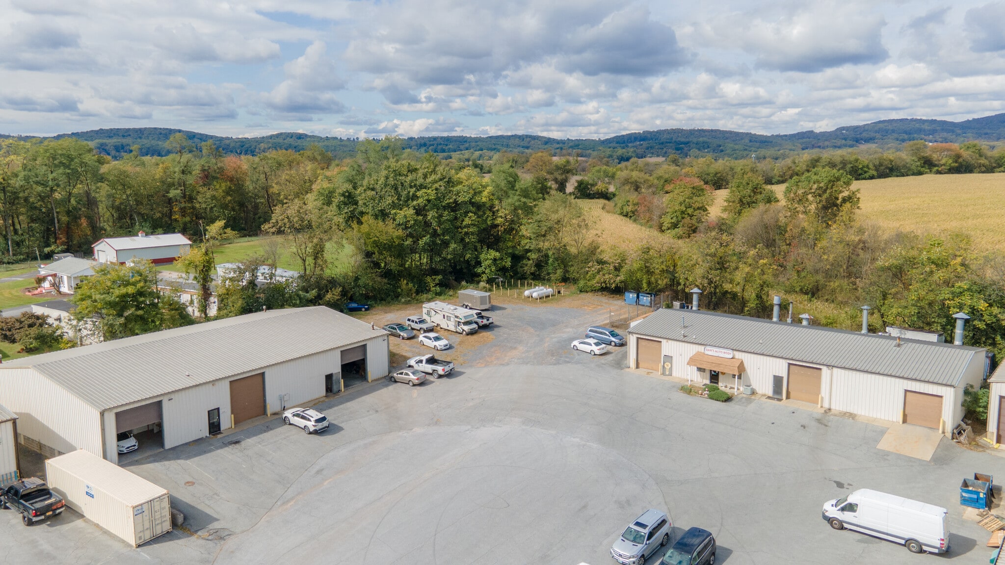 Enterprise Ct Auto Repair & Auto Body portfolio of 2 properties for sale on LoopNet.com Building Photo- Image 1 of 16