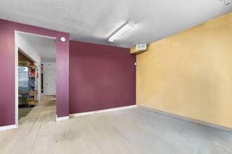 4148-4152 Boul Sainte-Rose, Laval, QC for lease Building Photo- Image 1 of 6