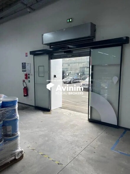 Industrial in Gonesse for lease - Building Photo - Image 3 of 8