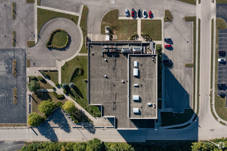 480 Vantage Pt, Miamisburg, OH for sale - Building Photo - Image 3 of 44