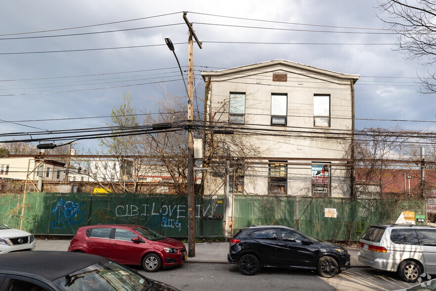 2201 121st St, College Point, NY for lease - Building Photo - Image 3 of 9