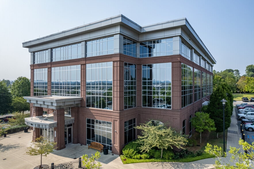 2034 Hamilton Place Blvd, Chattanooga, TN for lease - Building Photo - Image 3 of 13