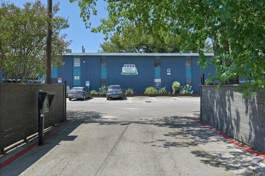 5606 N Lamar Blvd, Austin, TX for sale - Building Photo - Image 3 of 22