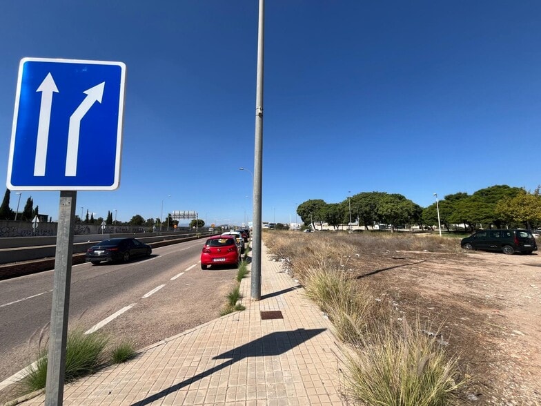 Industrial in Manises for sale - Building Photo - Image 3 of 20