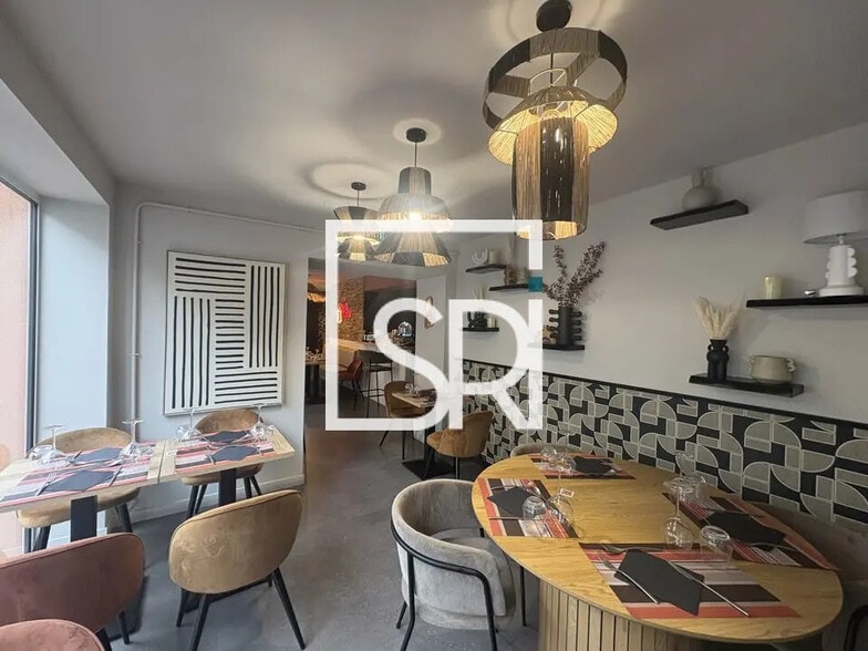 Retail in Clermont-Ferrand for sale - Interior Photo - Image 3 of 10