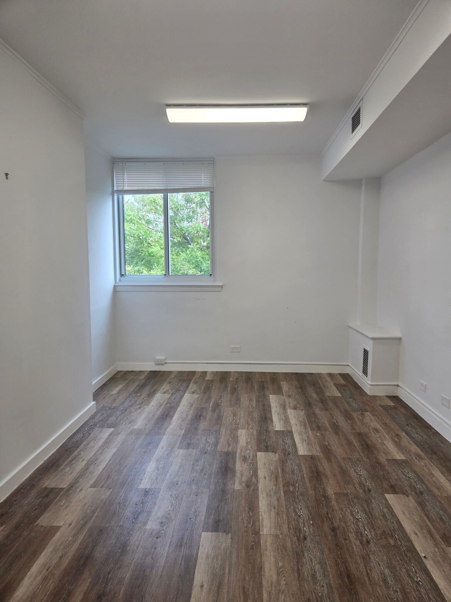 280 Mamaroneck Ave, White Plains, NY for lease Interior Photo- Image 1 of 4