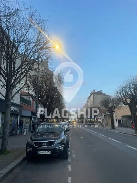 Retail in Montreuil for lease - Building Photo - Image 2 of 2