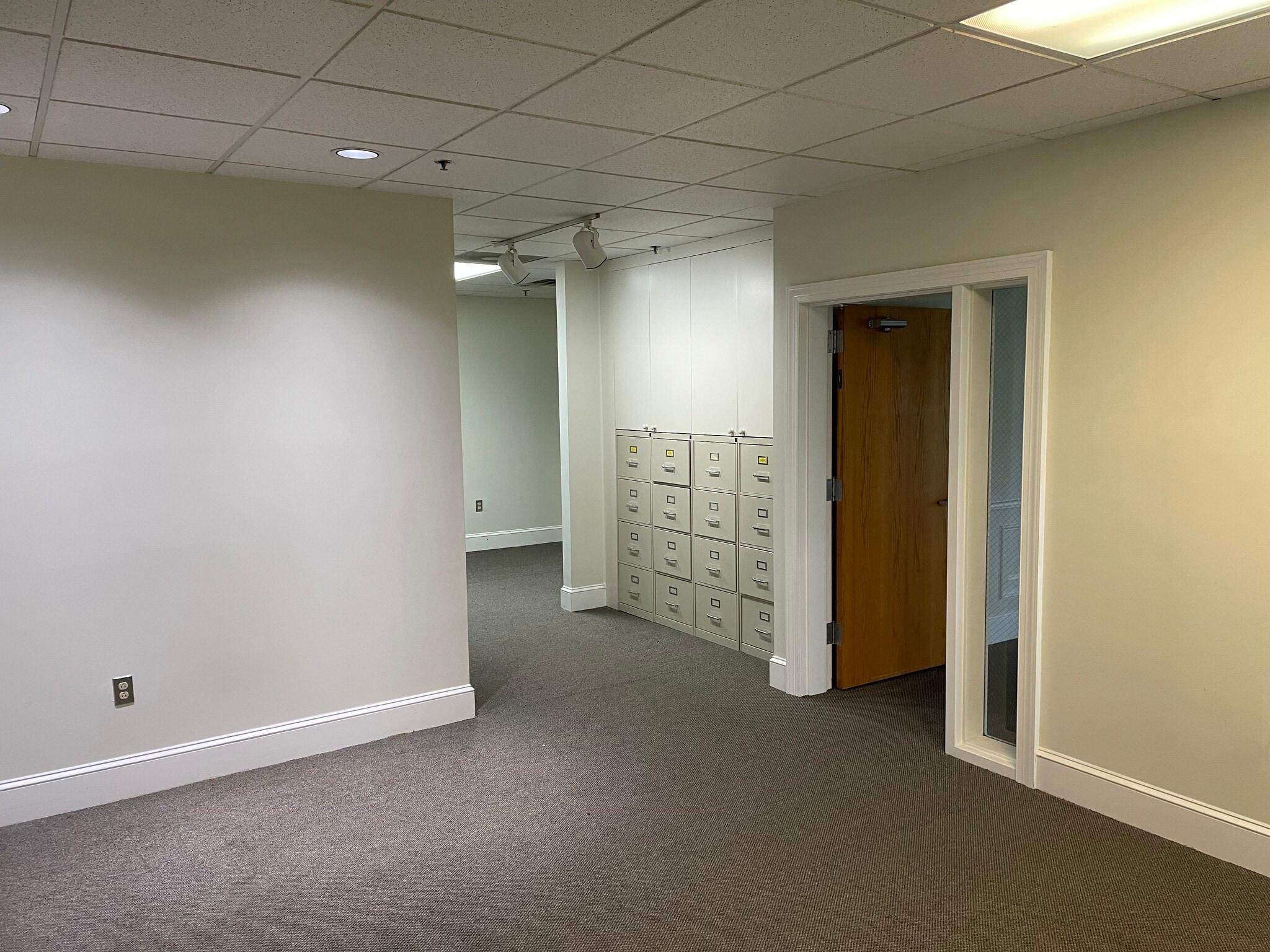 1580 Reed Rd, Pennington, NJ for lease Interior Photo- Image 1 of 5