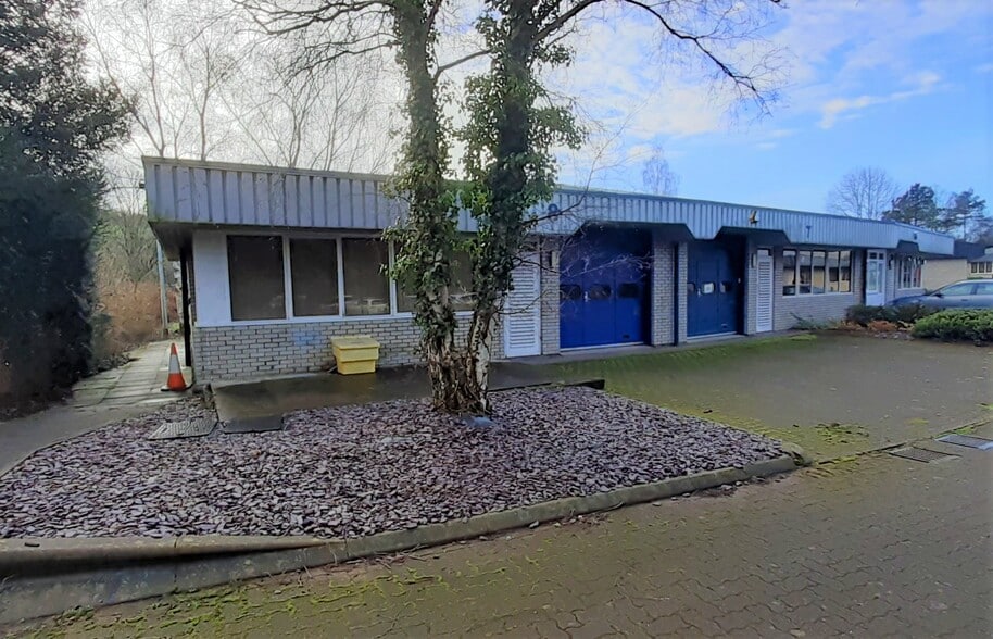 Pool Rd, Newtown for sale - Building Photo - Image 1 of 1