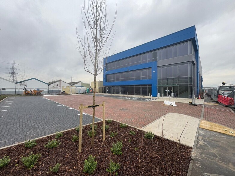 A2 Aytan Park, London for sale - Primary Photo - Image 1 of 1