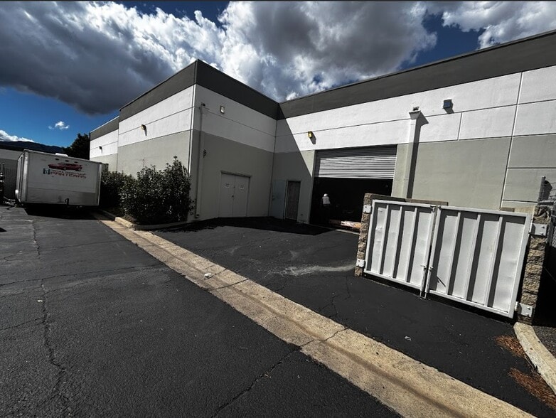 570 Central Ave, Lake Elsinore, CA for lease - Building Photo - Image 2 of 11