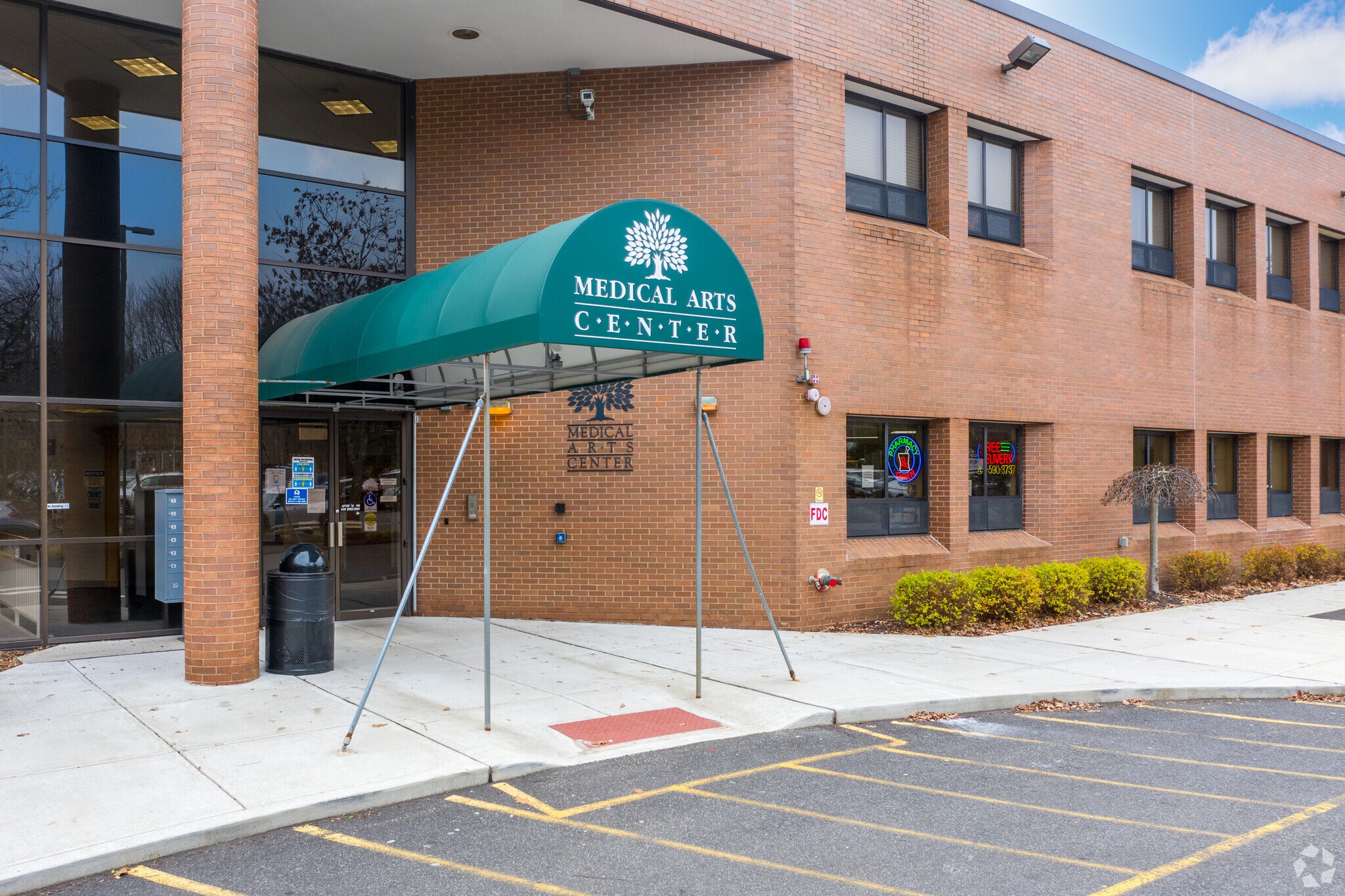 15 Corporate Dr, Trumbull, CT 06611 Medical Arts Center