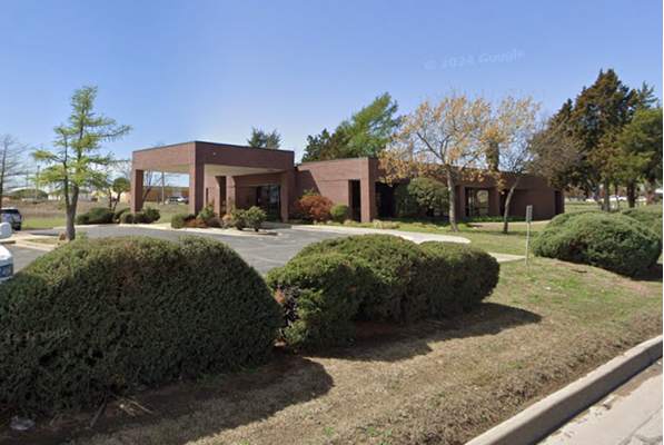 4302 SW Lee Blvd, Lawton, OK for lease - Building Photo - Image 1 of 9