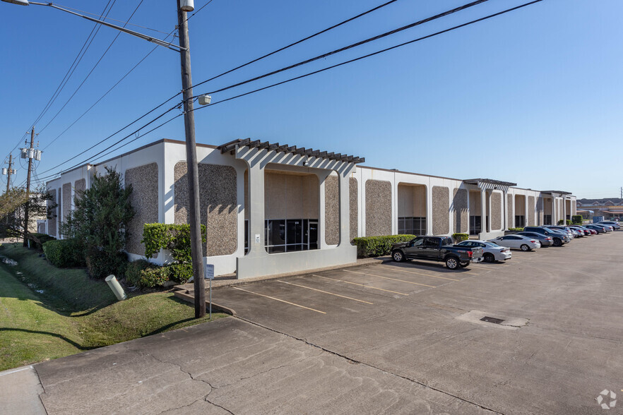 8701-8723 Knight Rd, Houston, TX for lease - Building Photo - Image 1 of 6