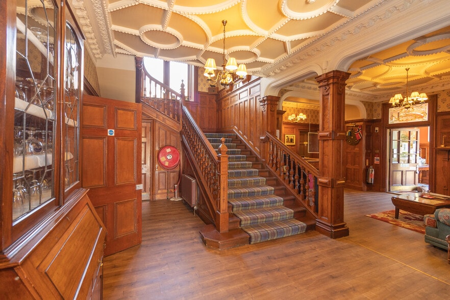 Morangie & Mansfield Castle Hotels portfolio of 2 properties for sale on LoopNet.com - Building Photo - Image 3 of 15