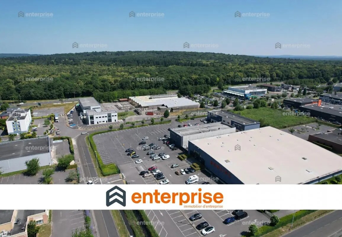 Retail in Saint-Maximin for lease Aerial- Image 1 of 2