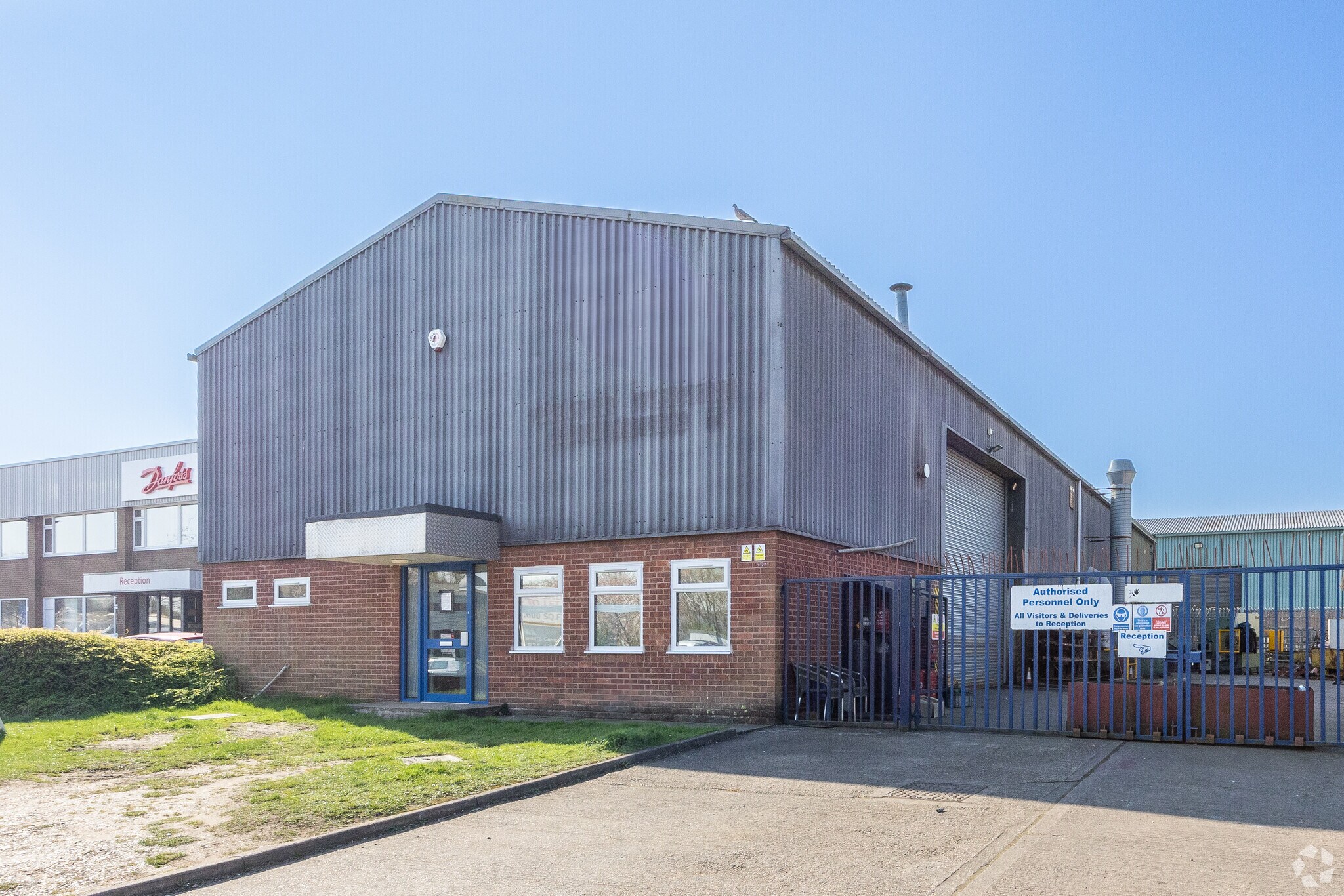 8 Collins Rd, Warwick for sale Building Photo- Image 1 of 1