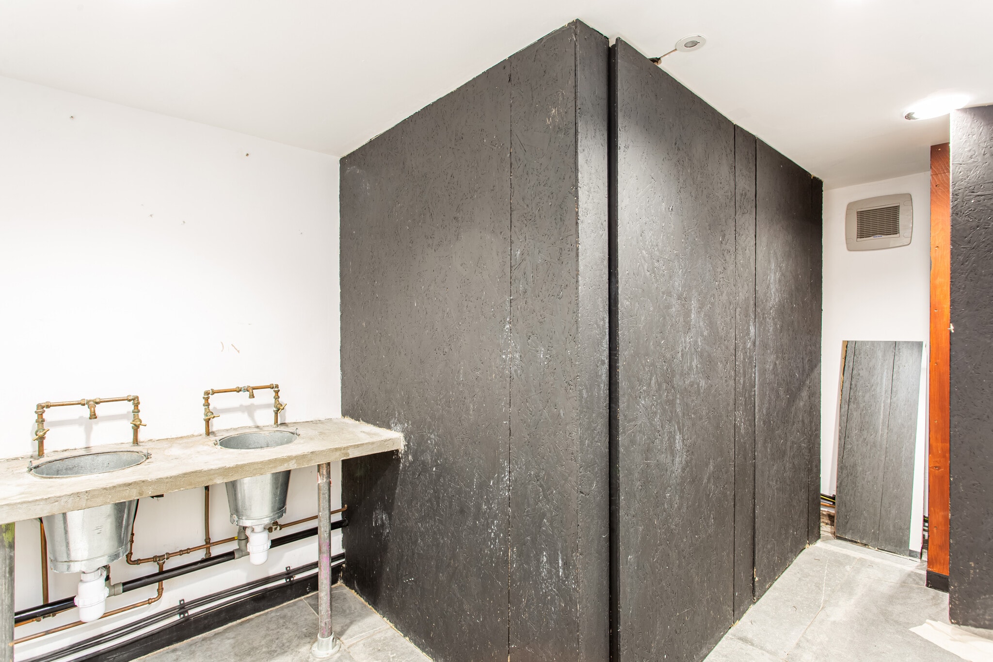 30 Bastwick St, London for sale Interior Photo- Image 1 of 1