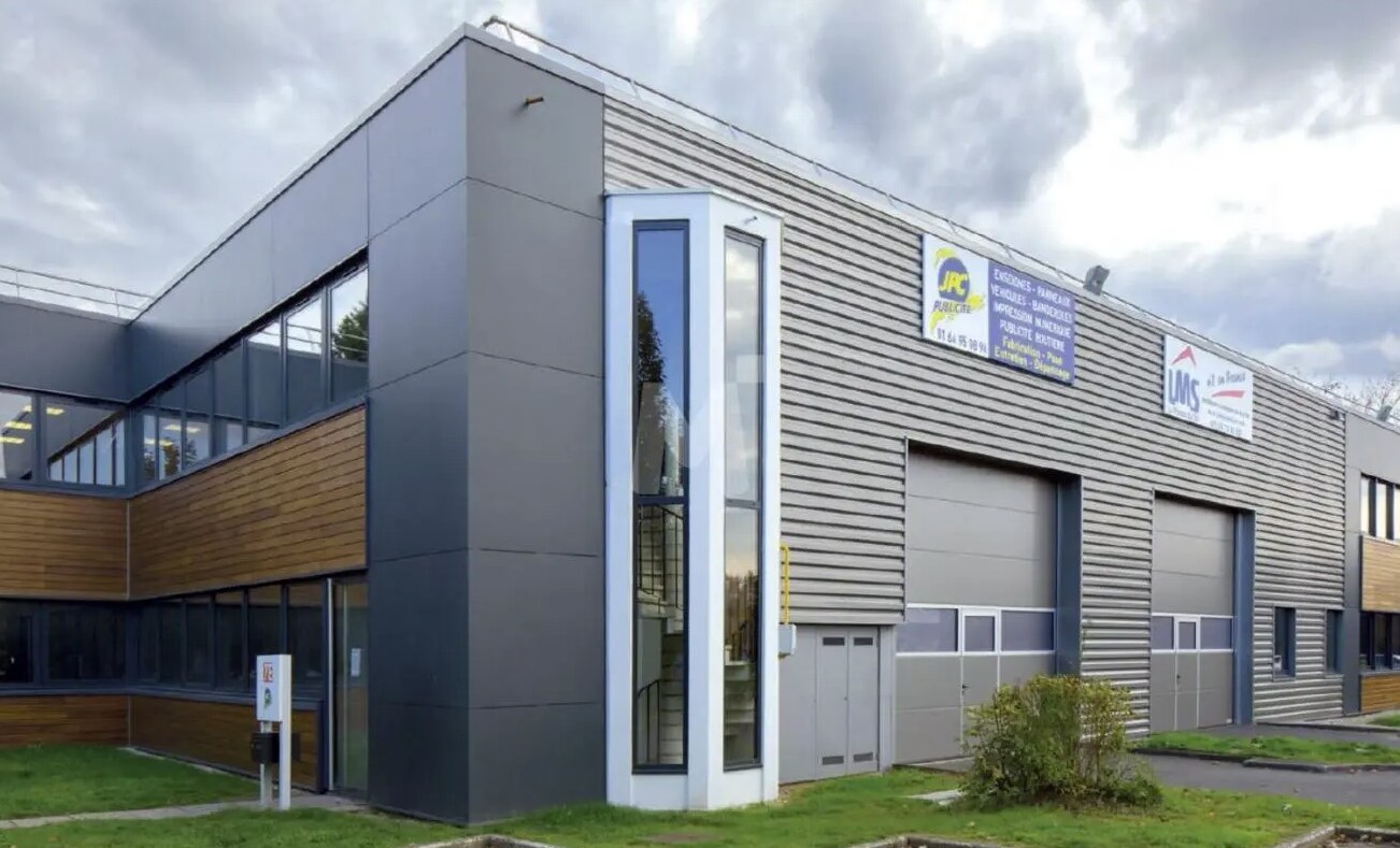 Flex in Sainte-Geneviève-des-Bois for lease Primary Photo- Image 1 of 2