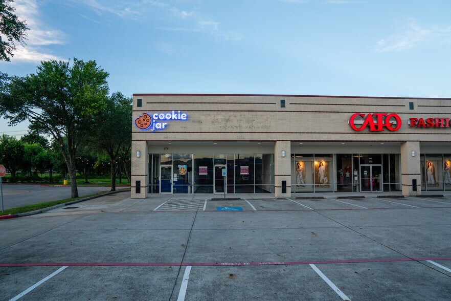 1921 N Main St, Pearland, TX for lease - Building Photo - Image 3 of 7