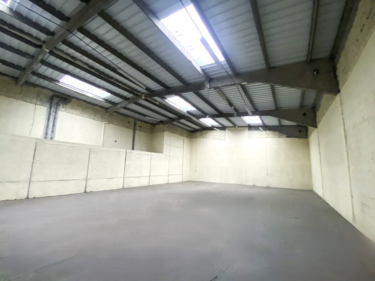 Avenue Du Maréchal De Lattre De Tassigny, Meyzieu, RHO 69330 - Unit 1 - - Interior Photo - Image 1 of 2